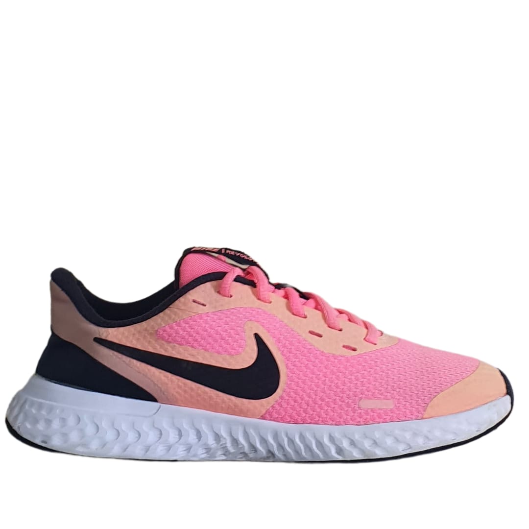 NIKE  REVOLUTION 5